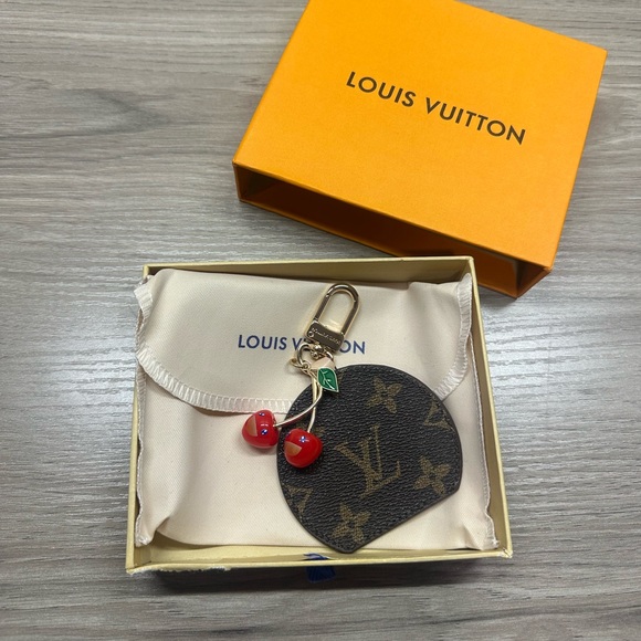 Louis Vuitton x Murakami Cerise Mini Cherry Bag Charm Mirror - Picture 3 of 4